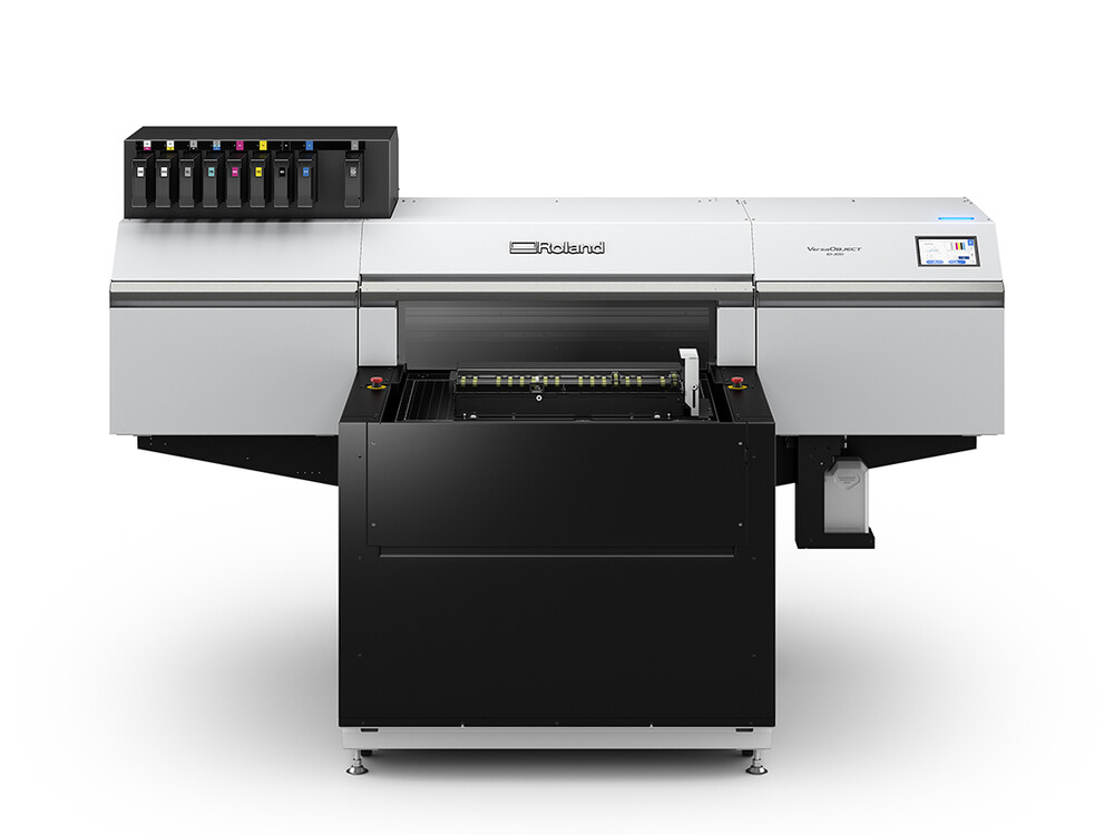Roland VersaOBJECT IO-300 mit optionaler Rotationseinheit für zylindrische Objekte